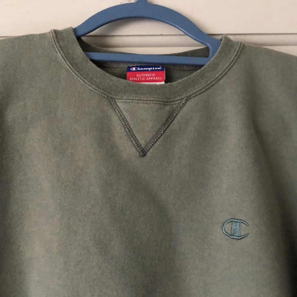 Champion Men’s crew neck sweatshirt. Sage green. Can be unisex. Size XL/TG. EUC - Picture 2 of 5
